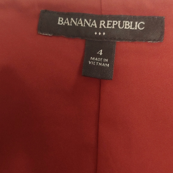 Banana Republic Terra Cotta Textured Fabric Fully Lined Skirt. Size 4 - Picture 7 of 9